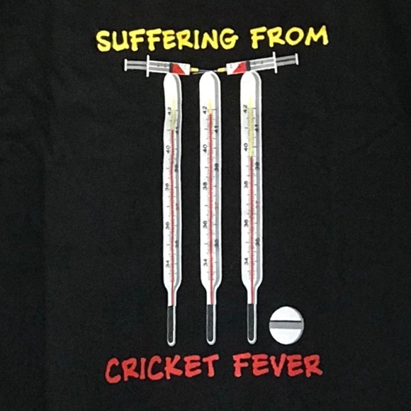 NWOT Graphic Tee T-Shirt Mens Cricket Fever Sports Black Cotton Gildan India - Picture 1 of 2